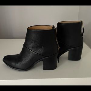 Dari Commuter Boot, NISOLO, size 6, black leather